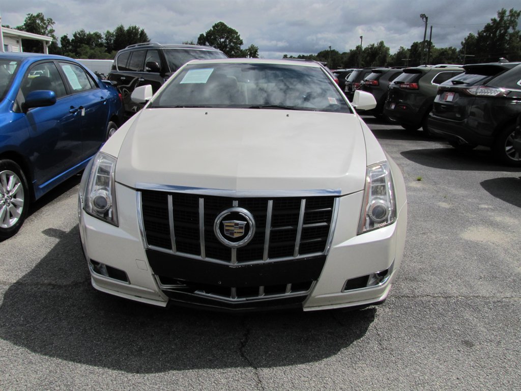 Cadillac CTS photo 2