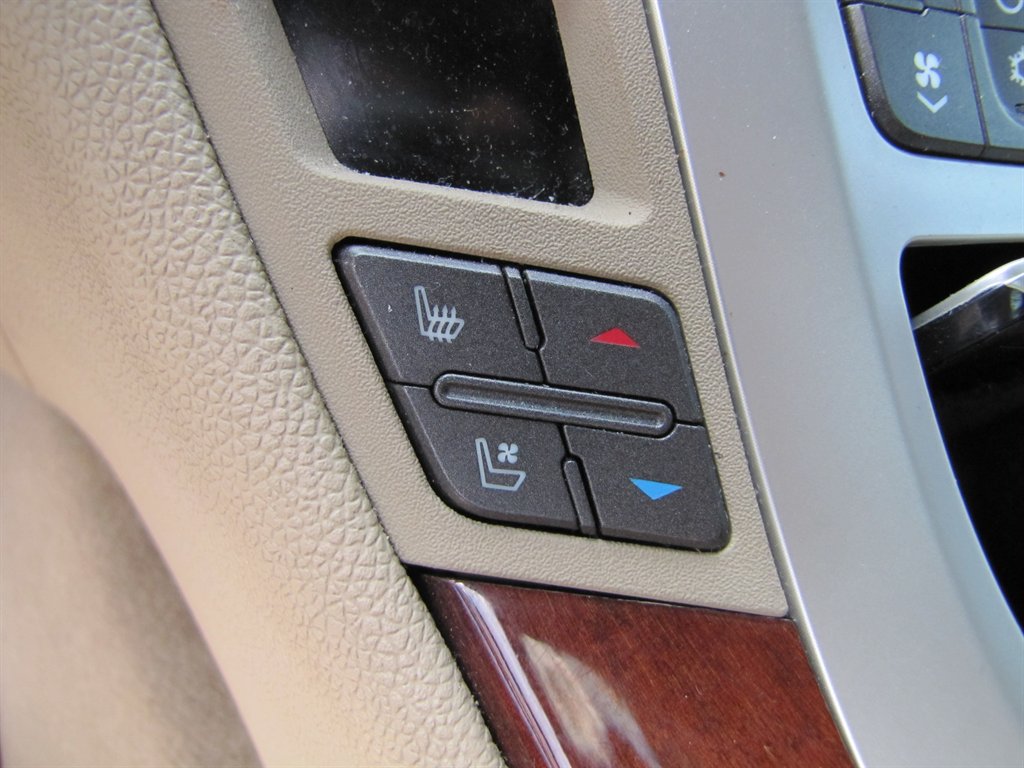 Cadillac CTS photo 11