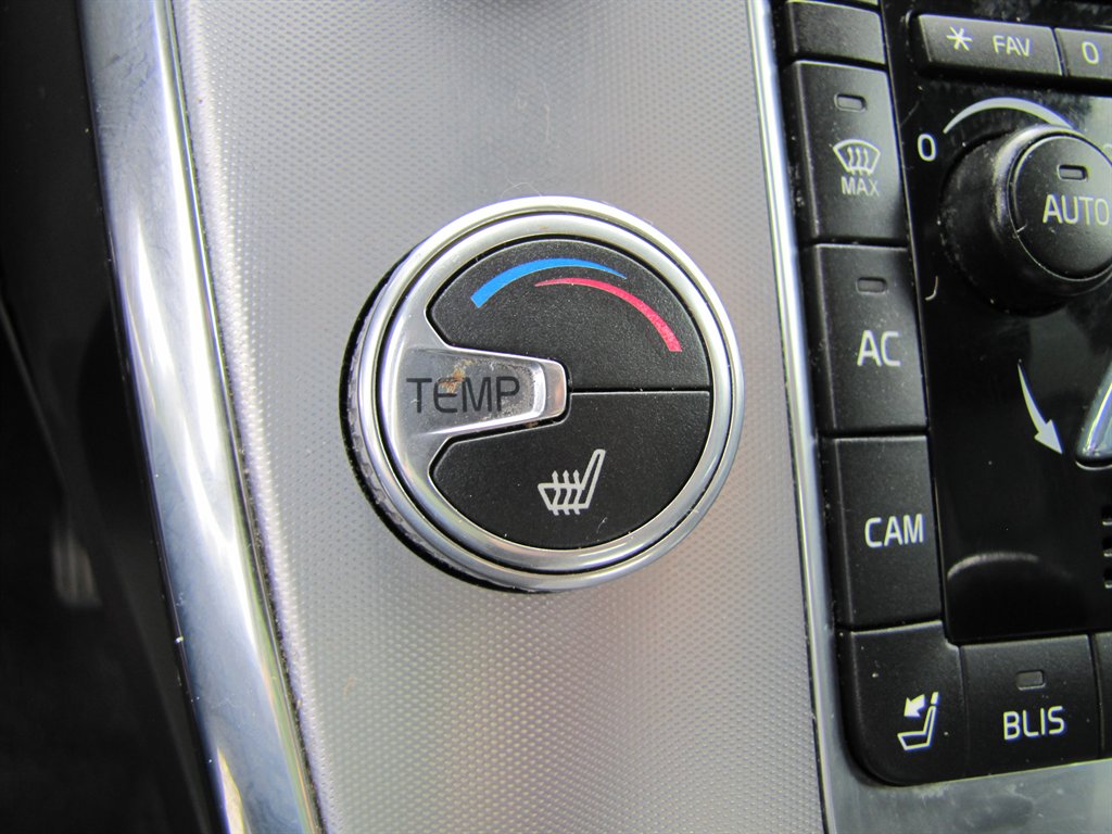 Volvo XC60 photo 14