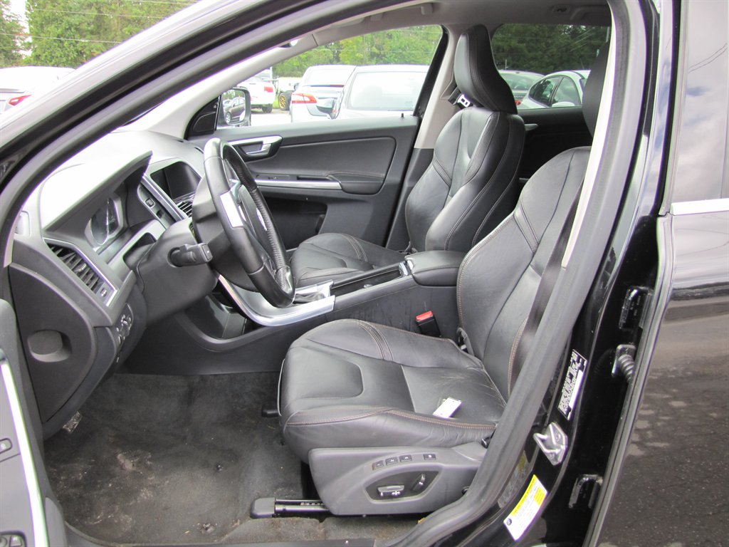 Volvo XC60 photo 7