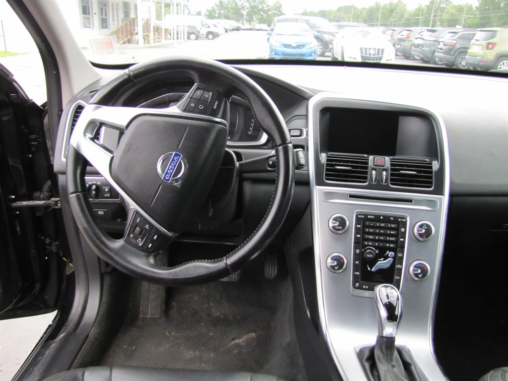 Volvo XC60 photo 9