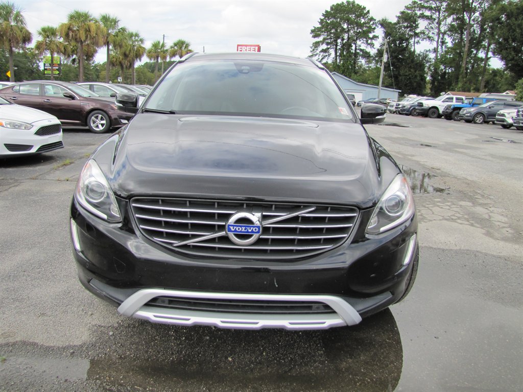 Volvo XC60 photo 2