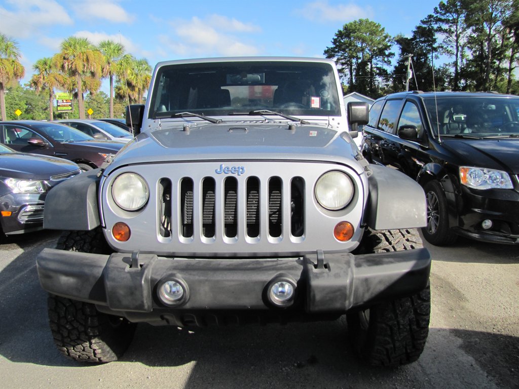 Jeep Wrangler photo 2
