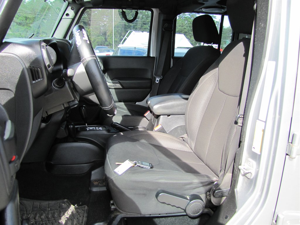 Jeep Wrangler photo 7