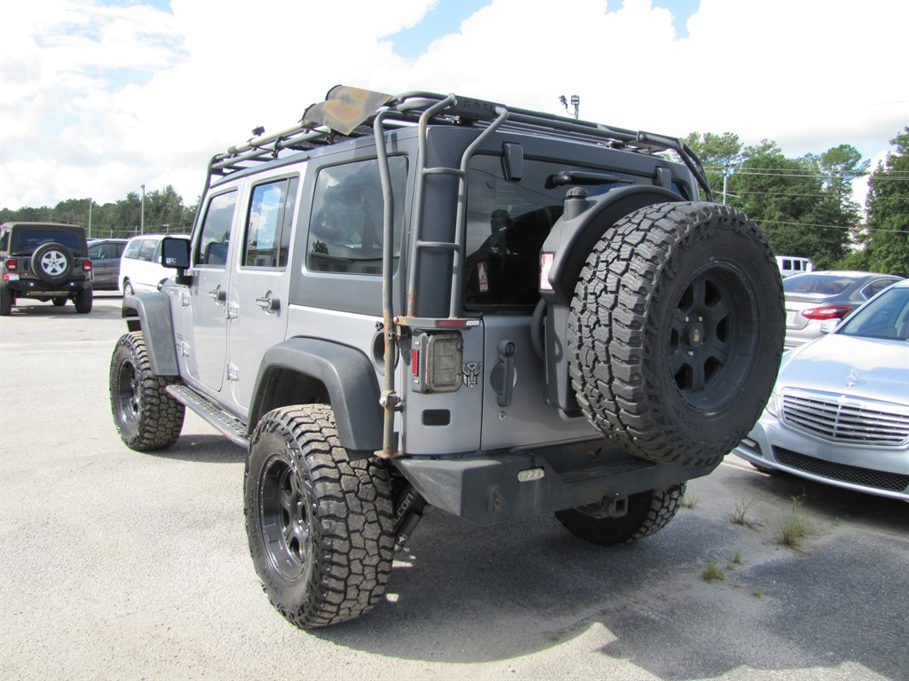 Jeep Wrangler photo 6