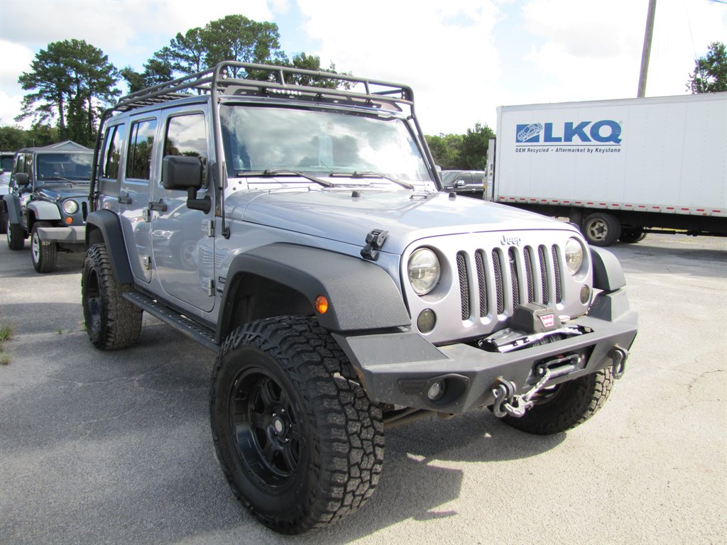 Jeep Wrangler photo 3