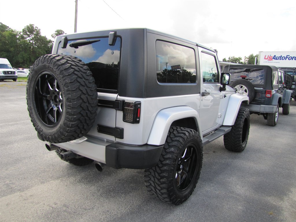 Jeep Wrangler photo 4