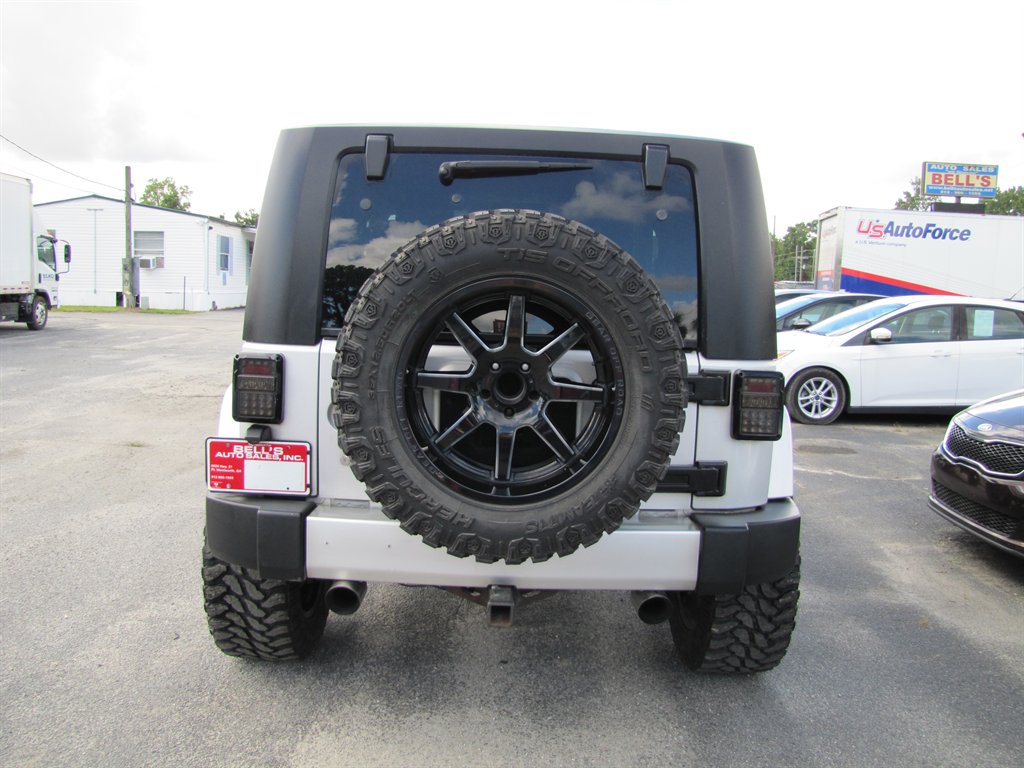 Jeep Wrangler photo 5