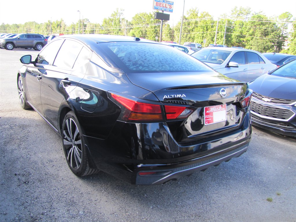 Nissan Altima photo 4