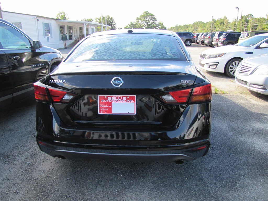 Nissan Altima photo 3