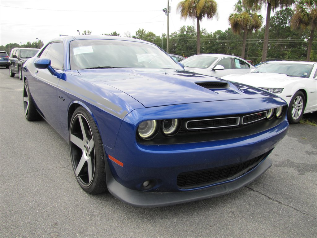 Dodge Challenger photo 3