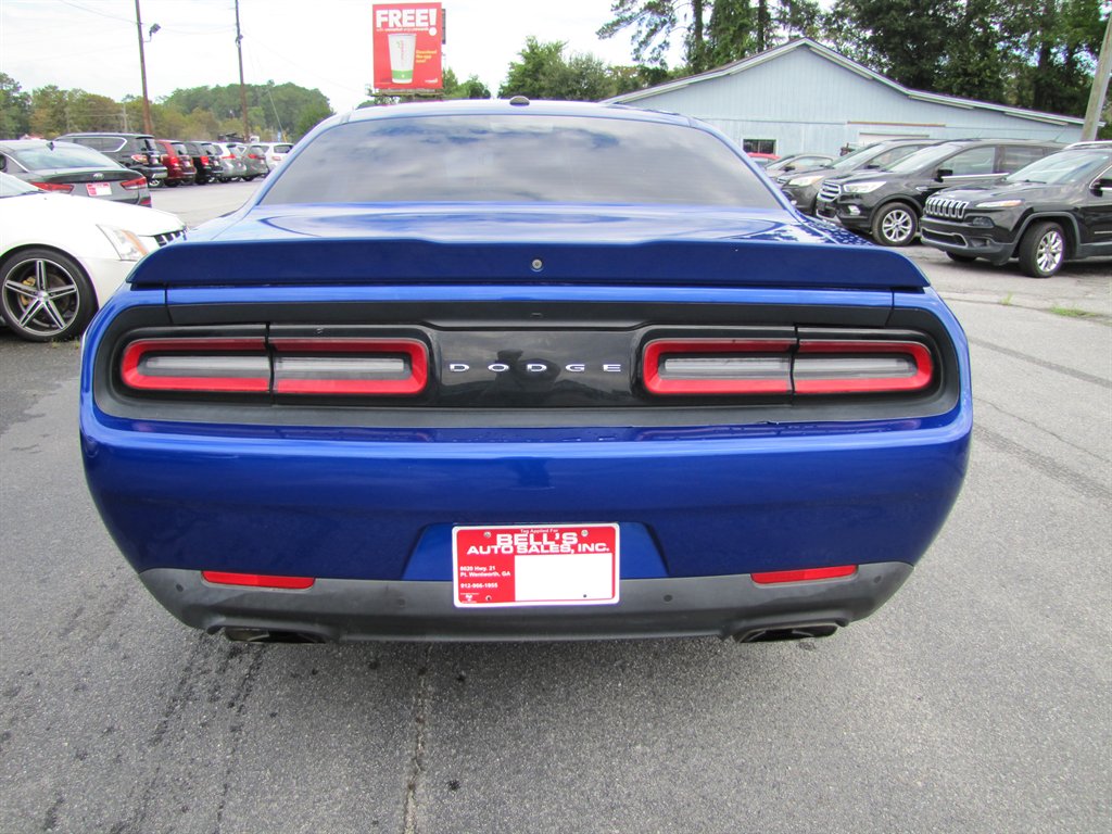 Dodge Challenger photo 6