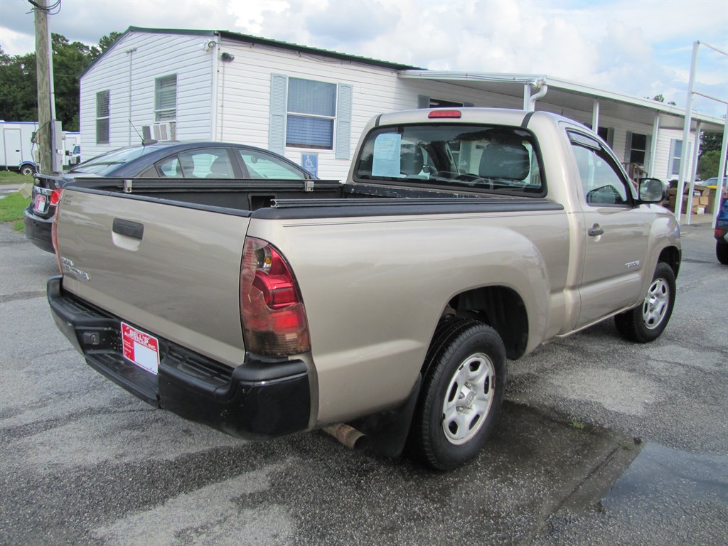 Toyota Tacoma photo 4