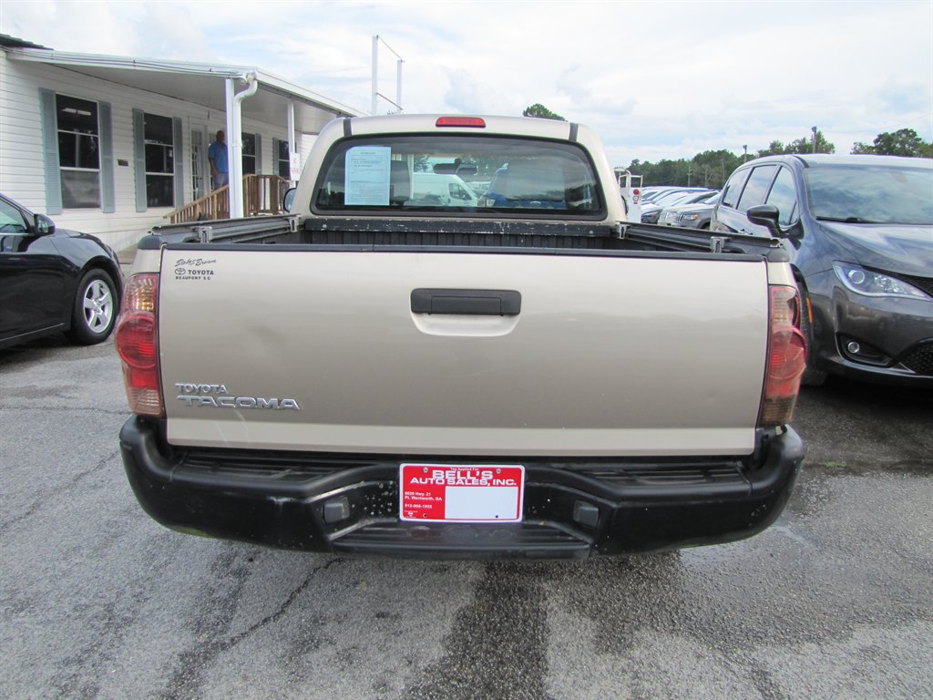 Toyota Tacoma photo 5
