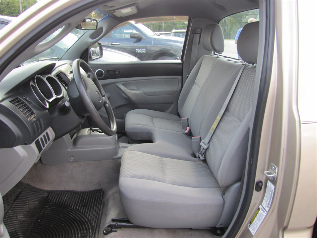 Toyota Tacoma photo 7