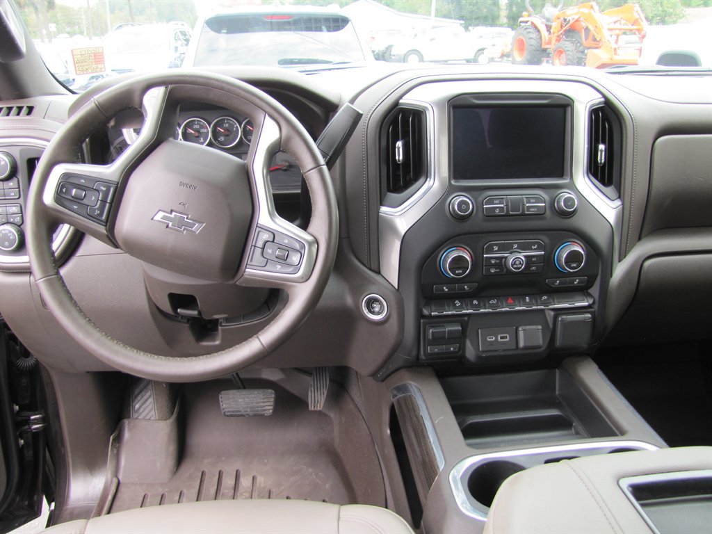 Chevrolet Silverado photo 9