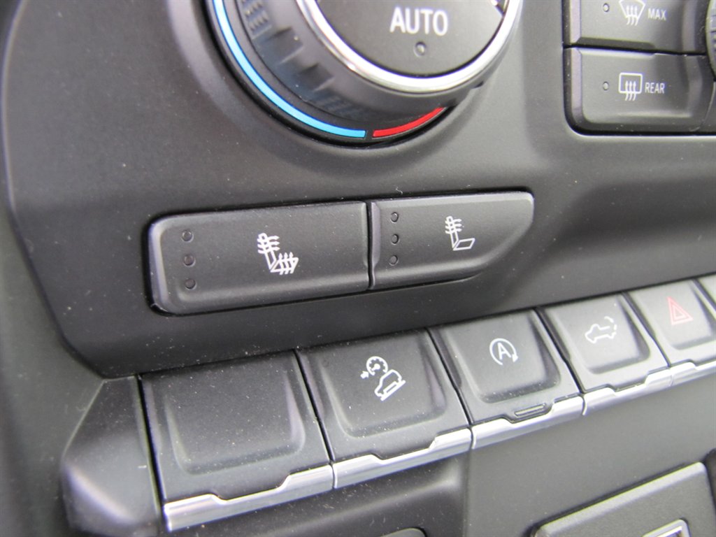 Chevrolet Silverado photo 13