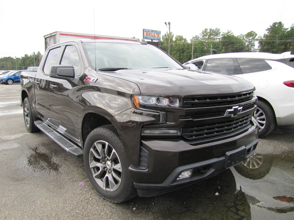 Chevrolet Silverado photo 3