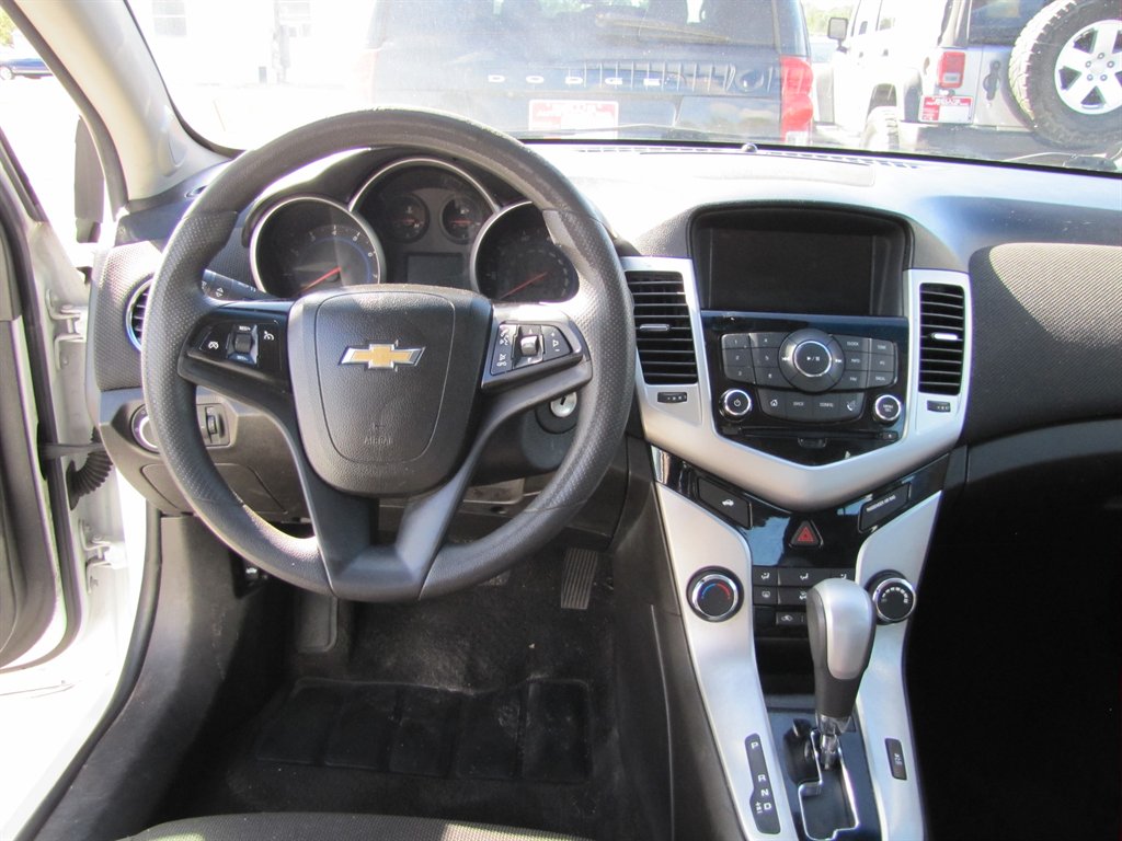 Chevrolet Cruze Limited photo 7
