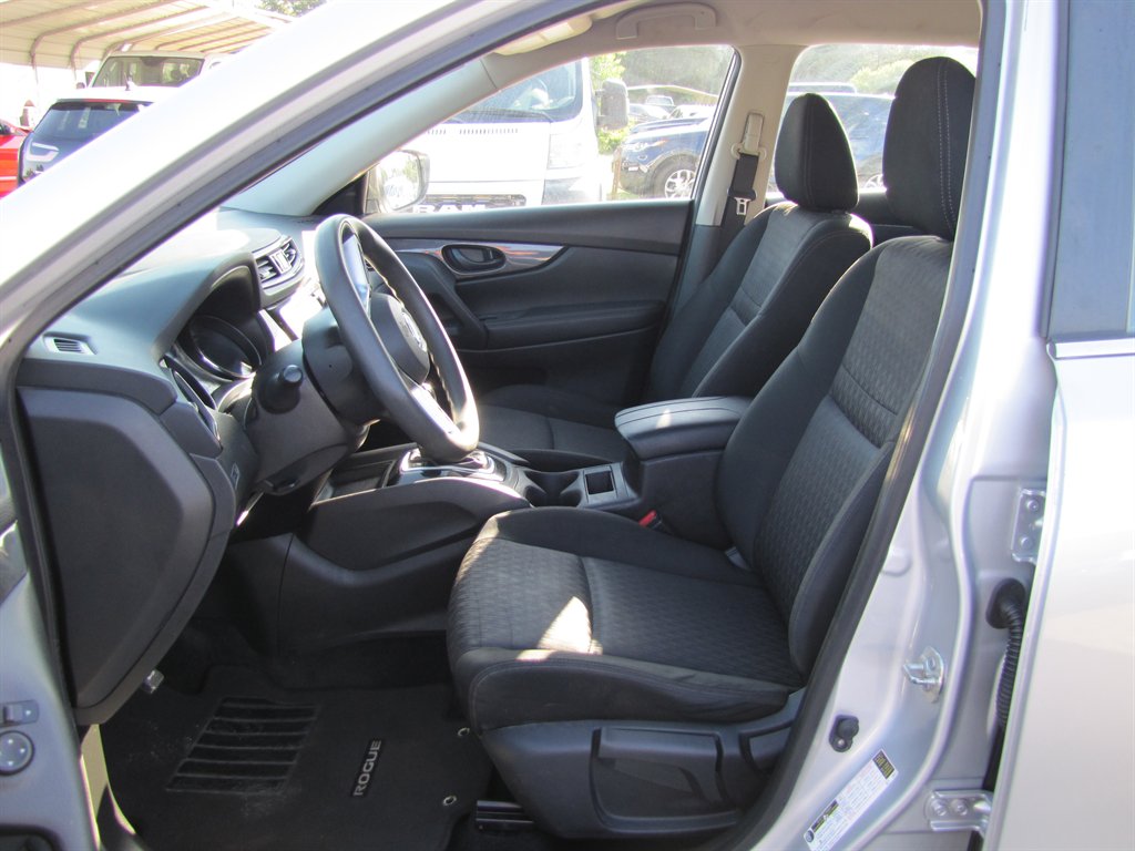 Nissan Rogue photo 7