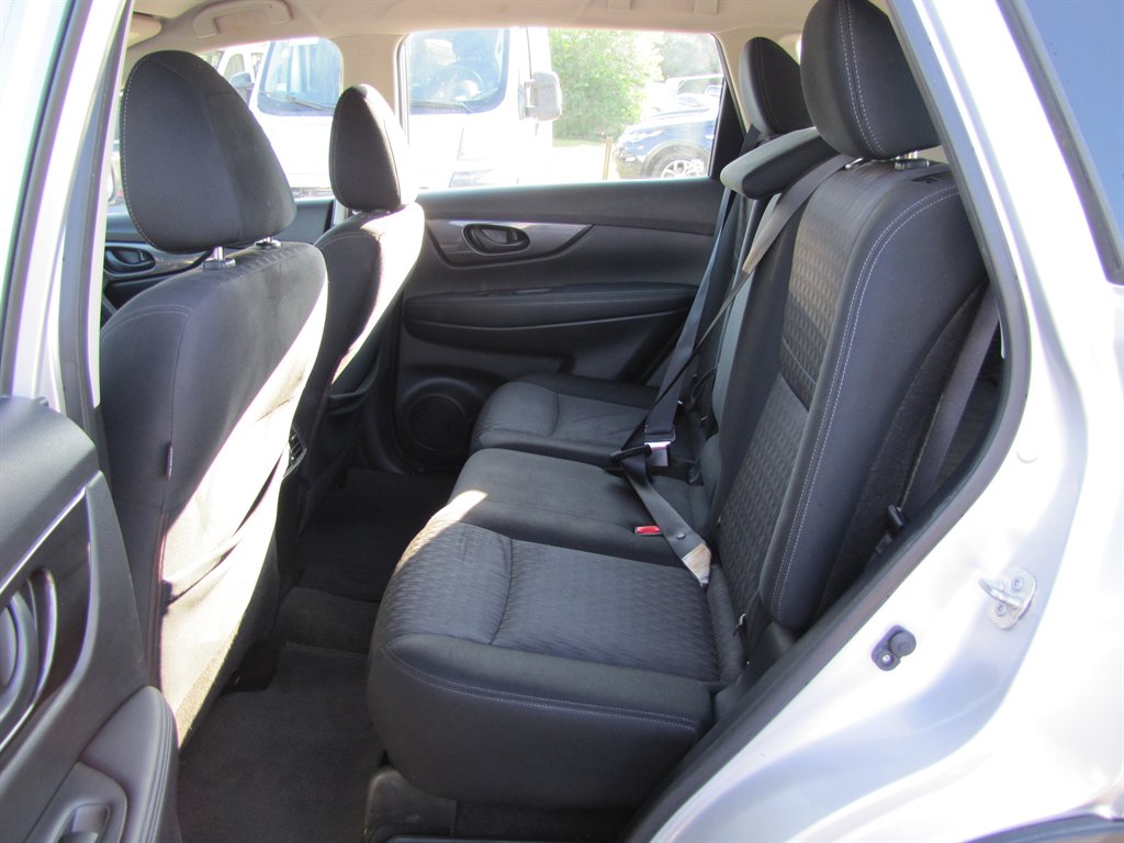 Nissan Rogue photo 8