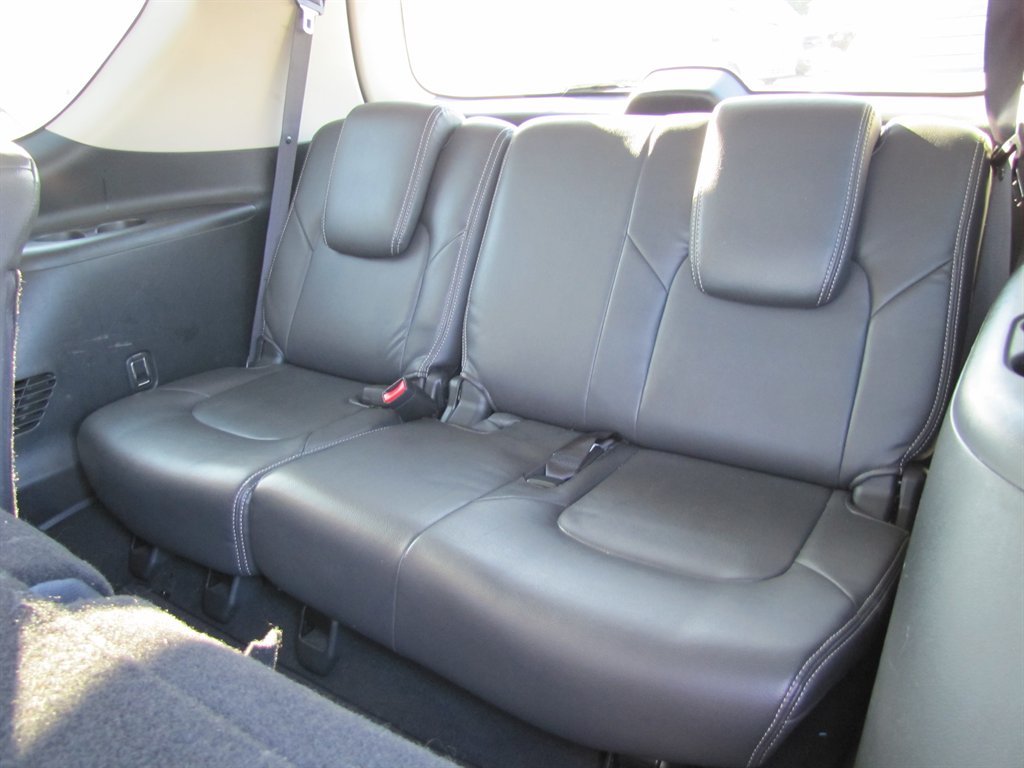 Nissan Armada photo 9