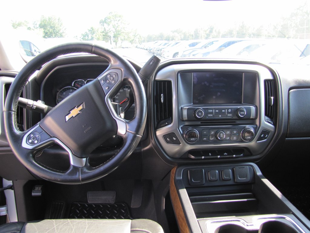 Chevrolet Silverado photo 9