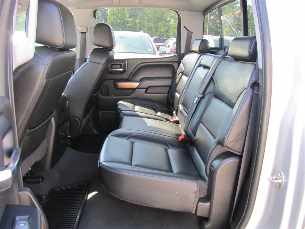 Chevrolet Silverado photo 8