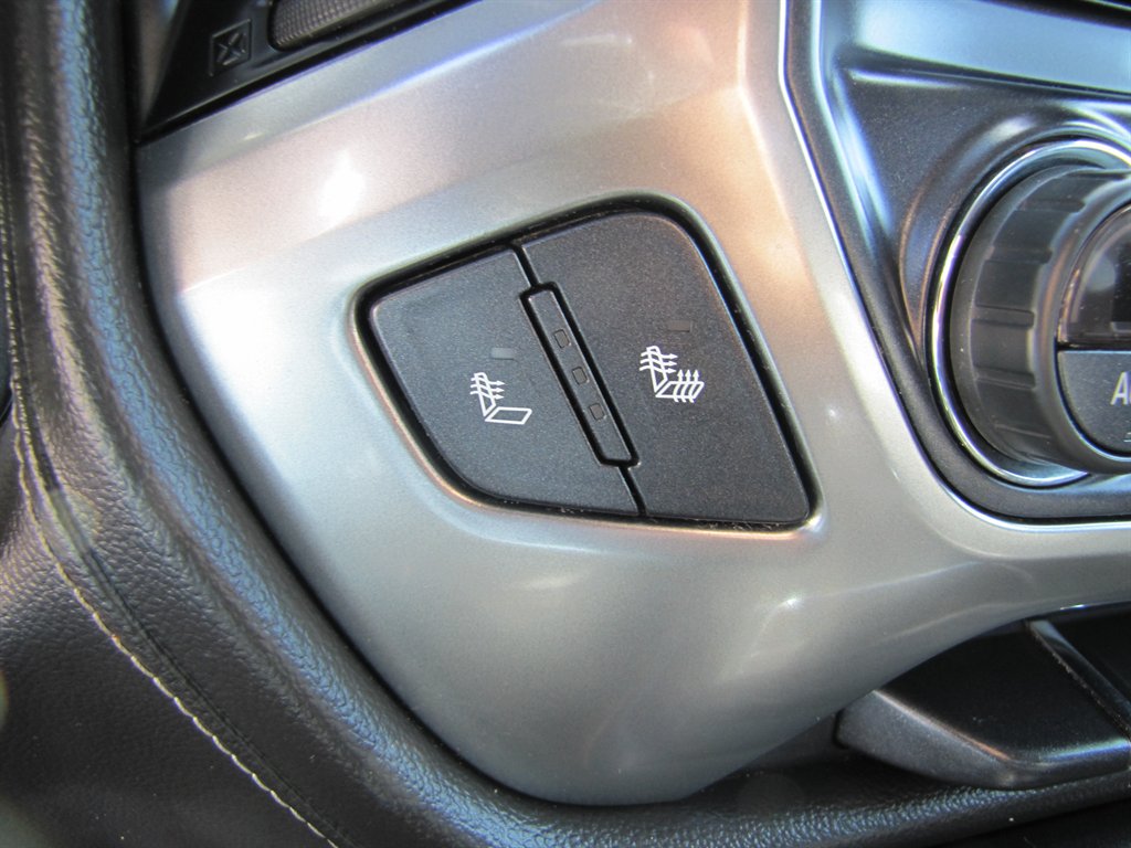 Chevrolet Silverado photo 11