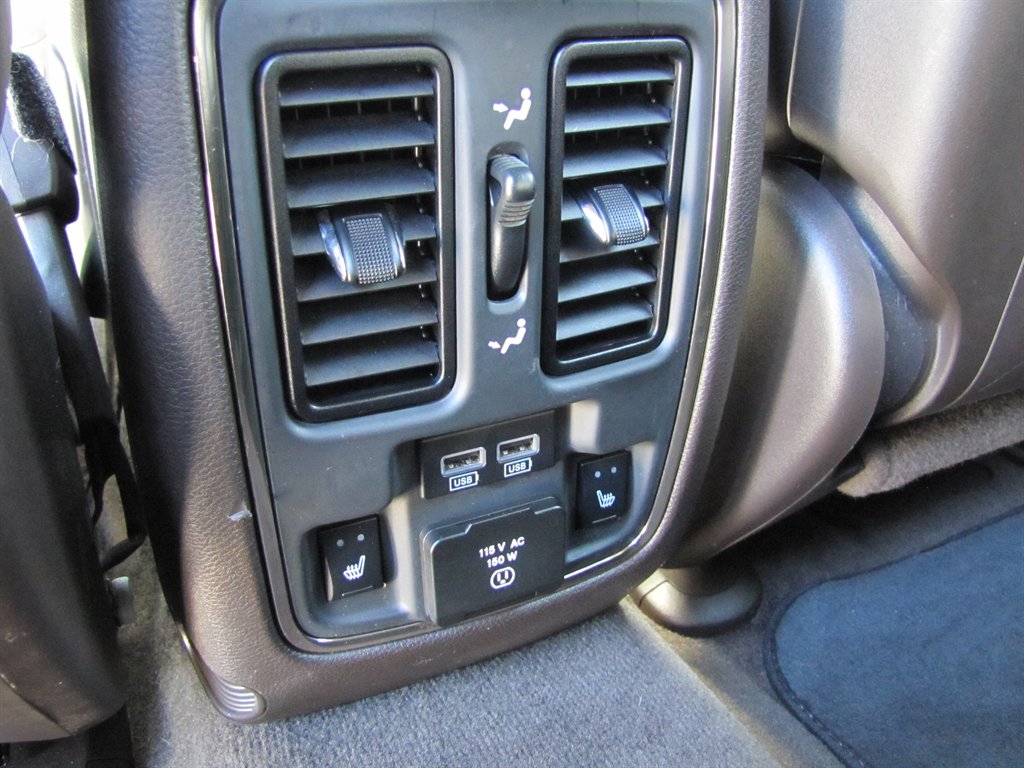 Jeep Grand Cherokee photo 11