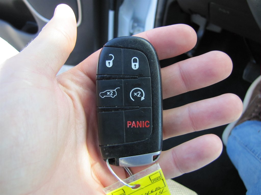 Jeep Grand Cherokee photo 17