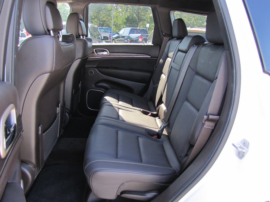 Jeep Grand Cherokee photo 8