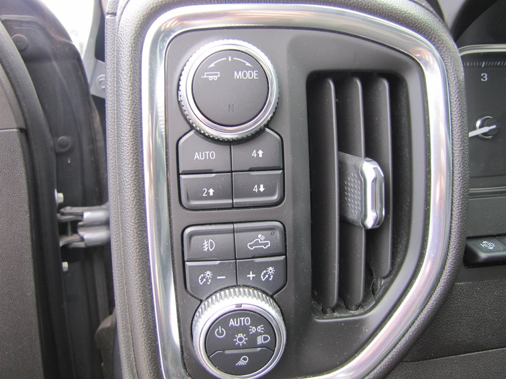 GMC Sierra photo 16