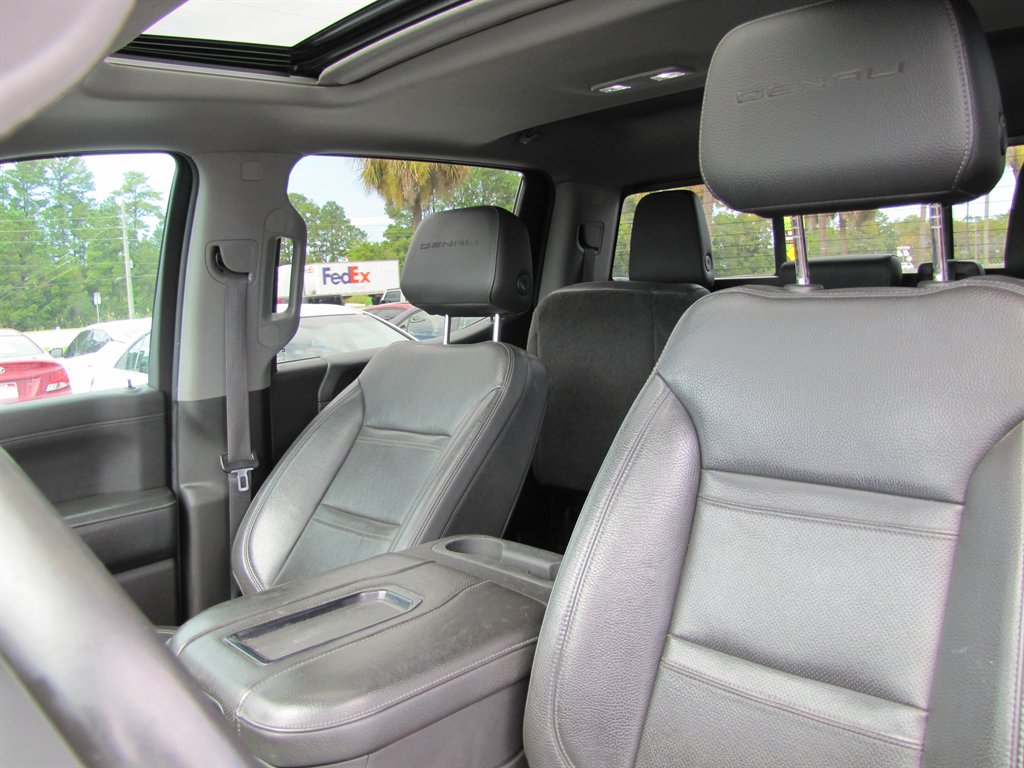 GMC Sierra photo 11