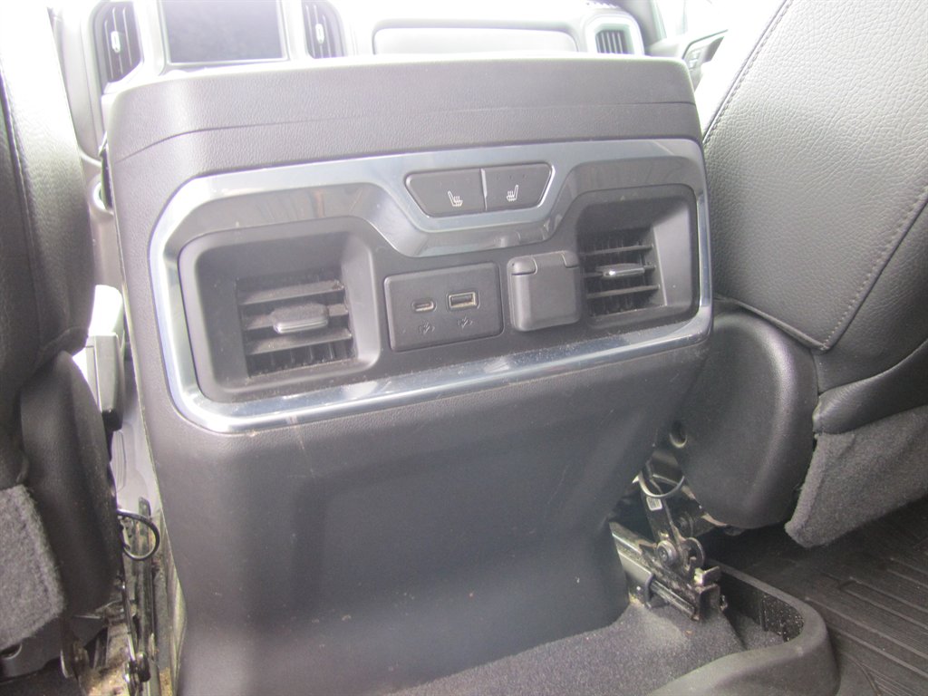 GMC Sierra photo 12
