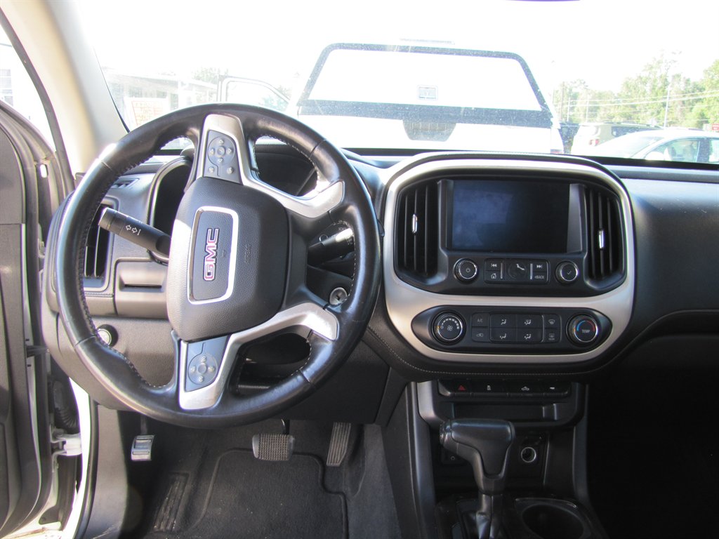 GMC Canyon photo 8