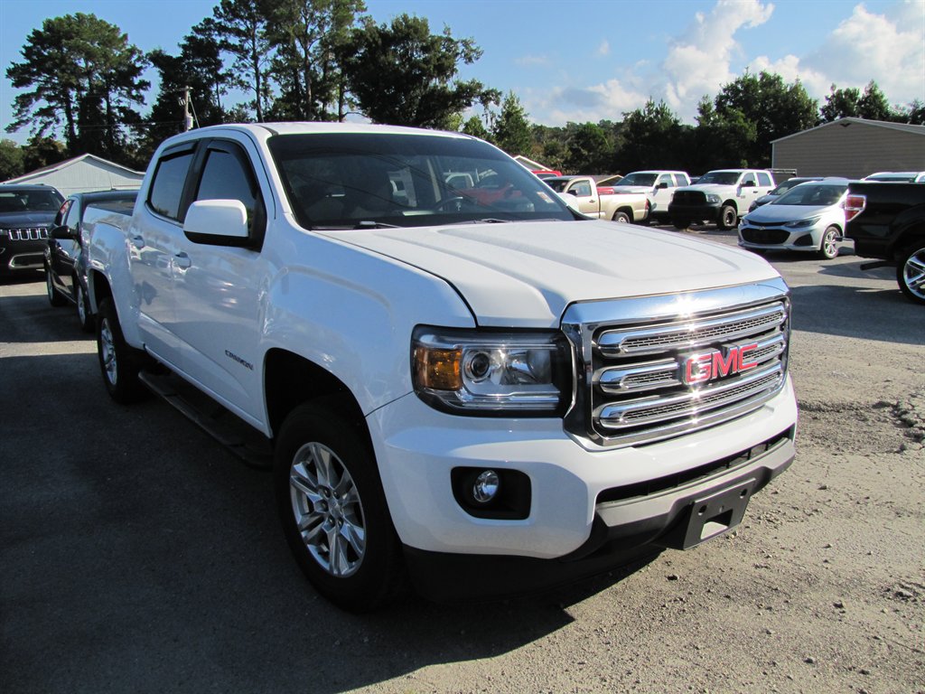 GMC Canyon photo 2