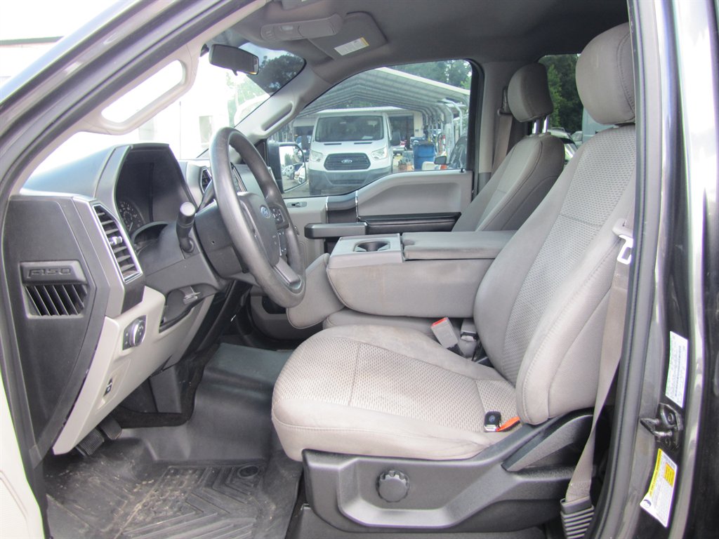 Ford F-150 photo 9