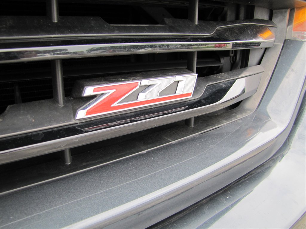 Chevrolet Silverado photo 4
