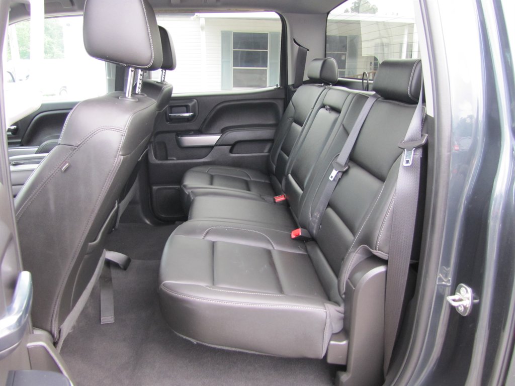Chevrolet Silverado photo 8