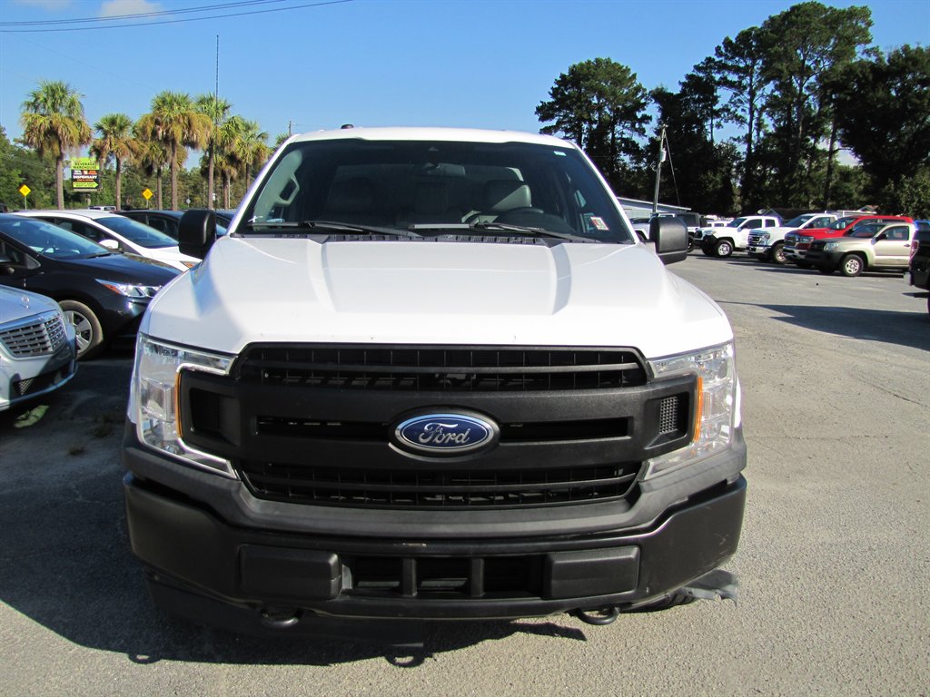 Ford F-150 photo 2