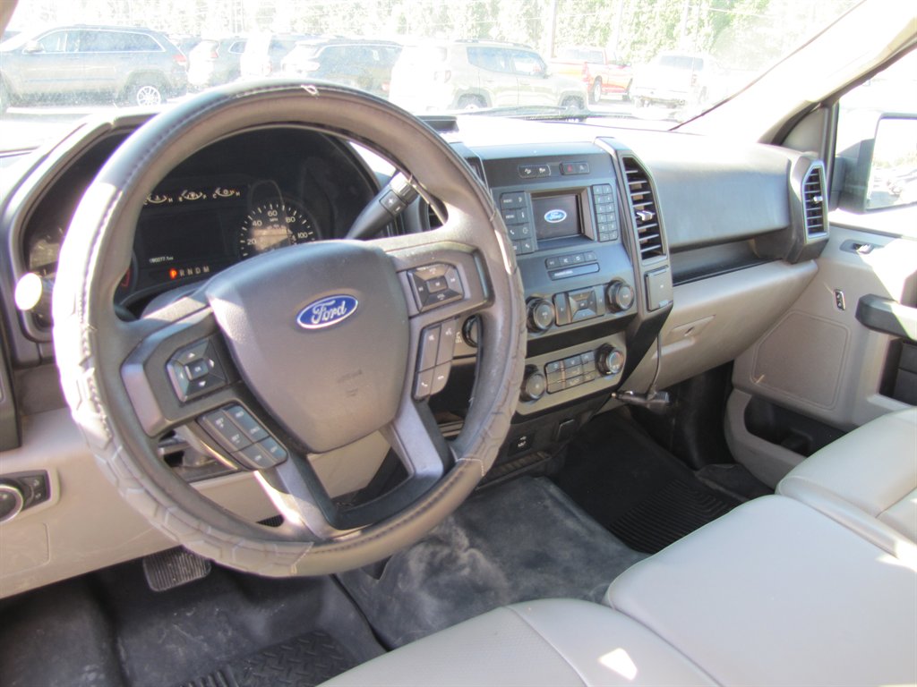 Ford F-150 photo 8