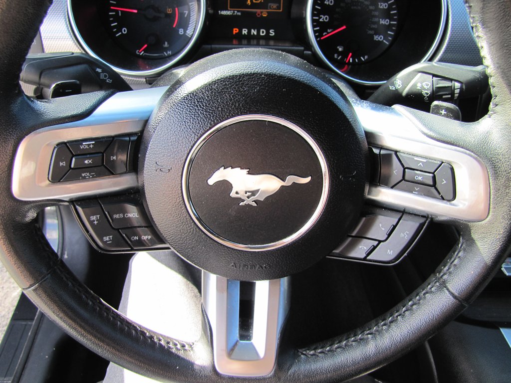 Ford Mustang photo 11