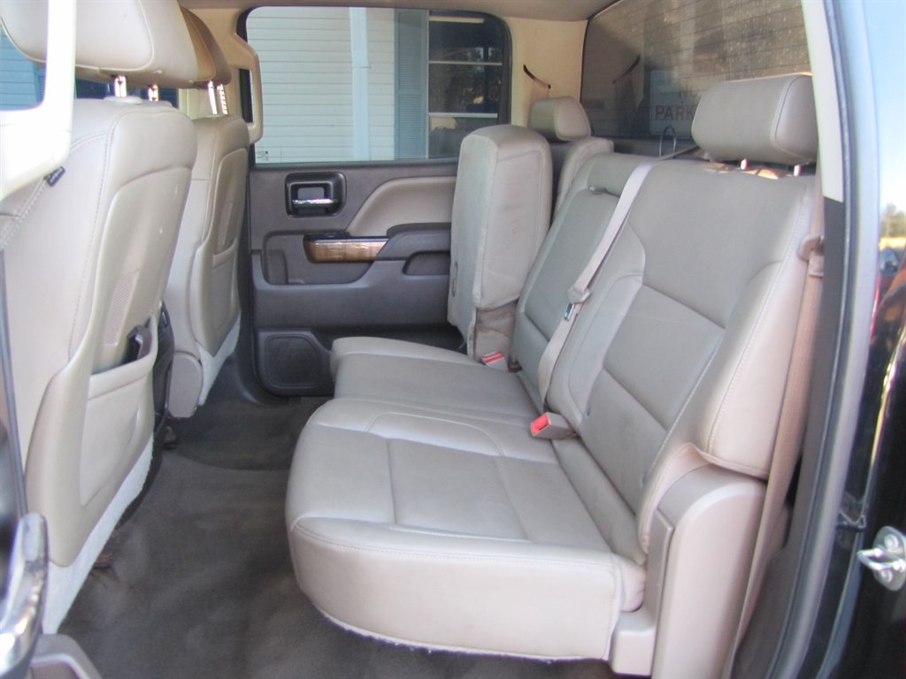 GMC Sierra photo 10