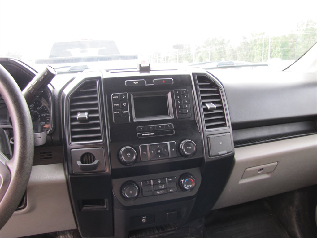 Ford F-150 photo 10