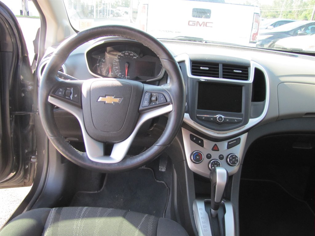 Chevrolet Sonic photo 8