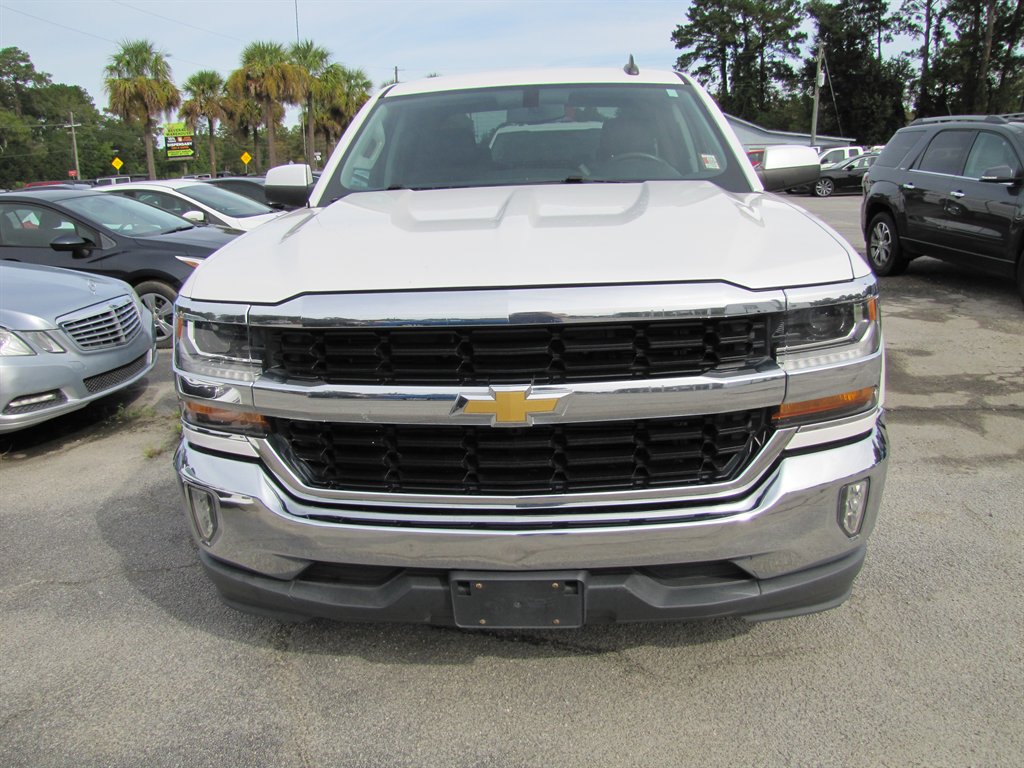 Chevrolet Silverado photo 2