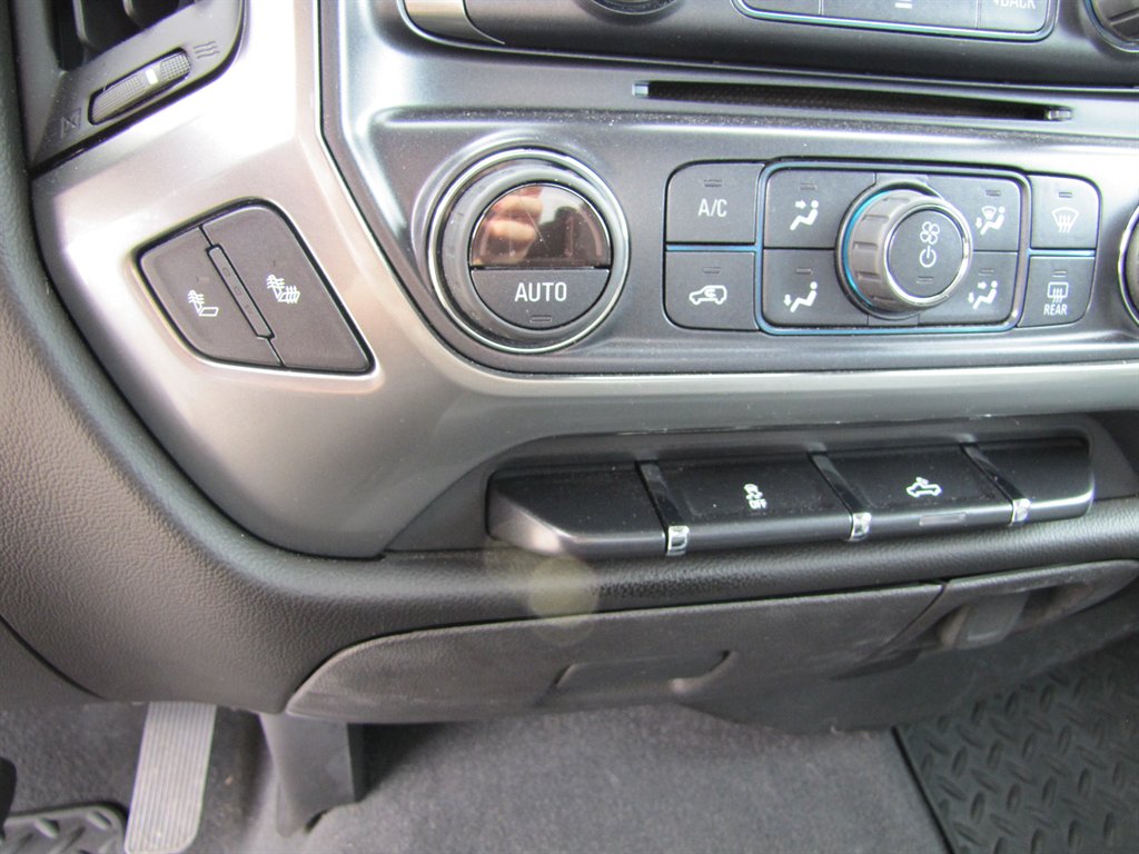 Chevrolet Silverado photo 13