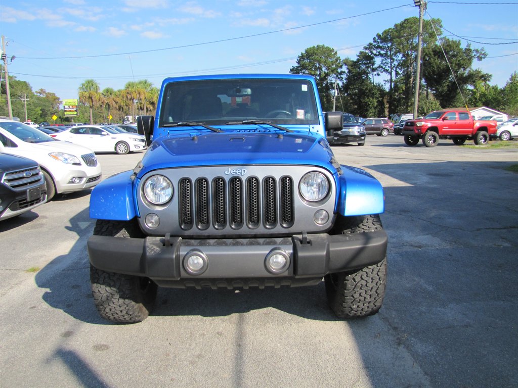 Jeep Wrangler photo 2
