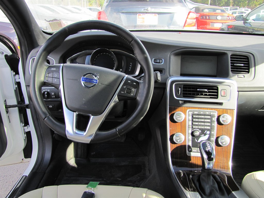 Volvo V60 photo 7